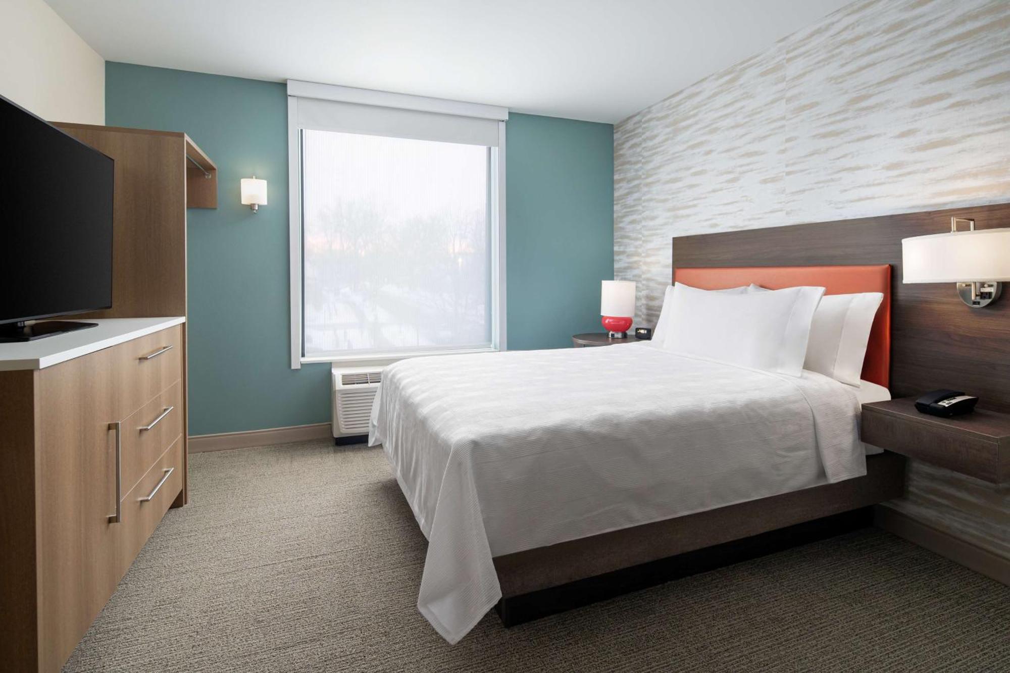 Home2 Suites By Hilton Des Moines At Drake University Екстер'єр фото