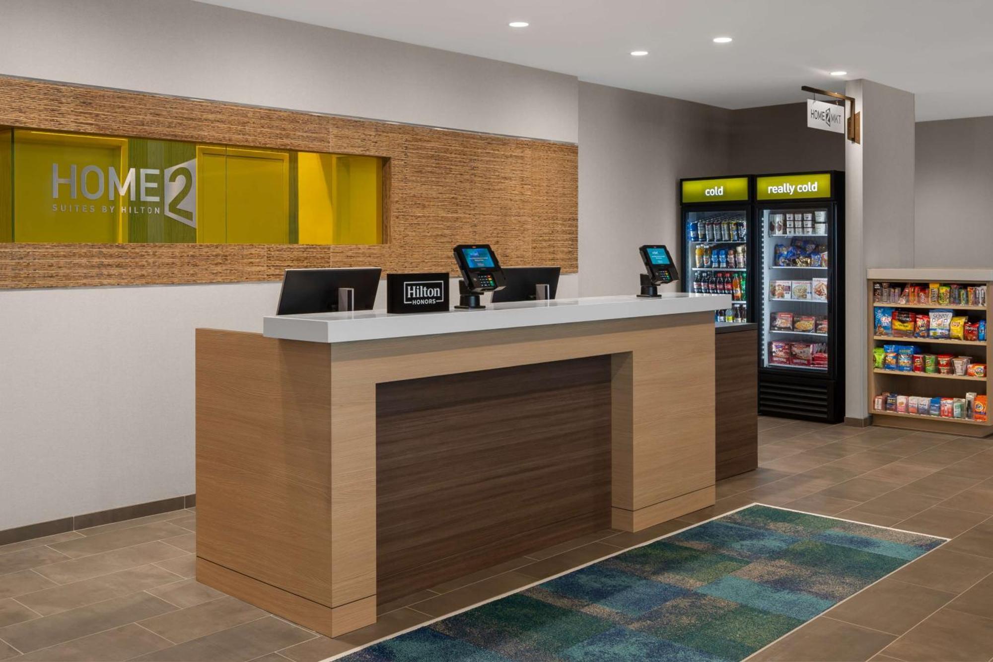 Home2 Suites By Hilton Des Moines At Drake University Екстер'єр фото