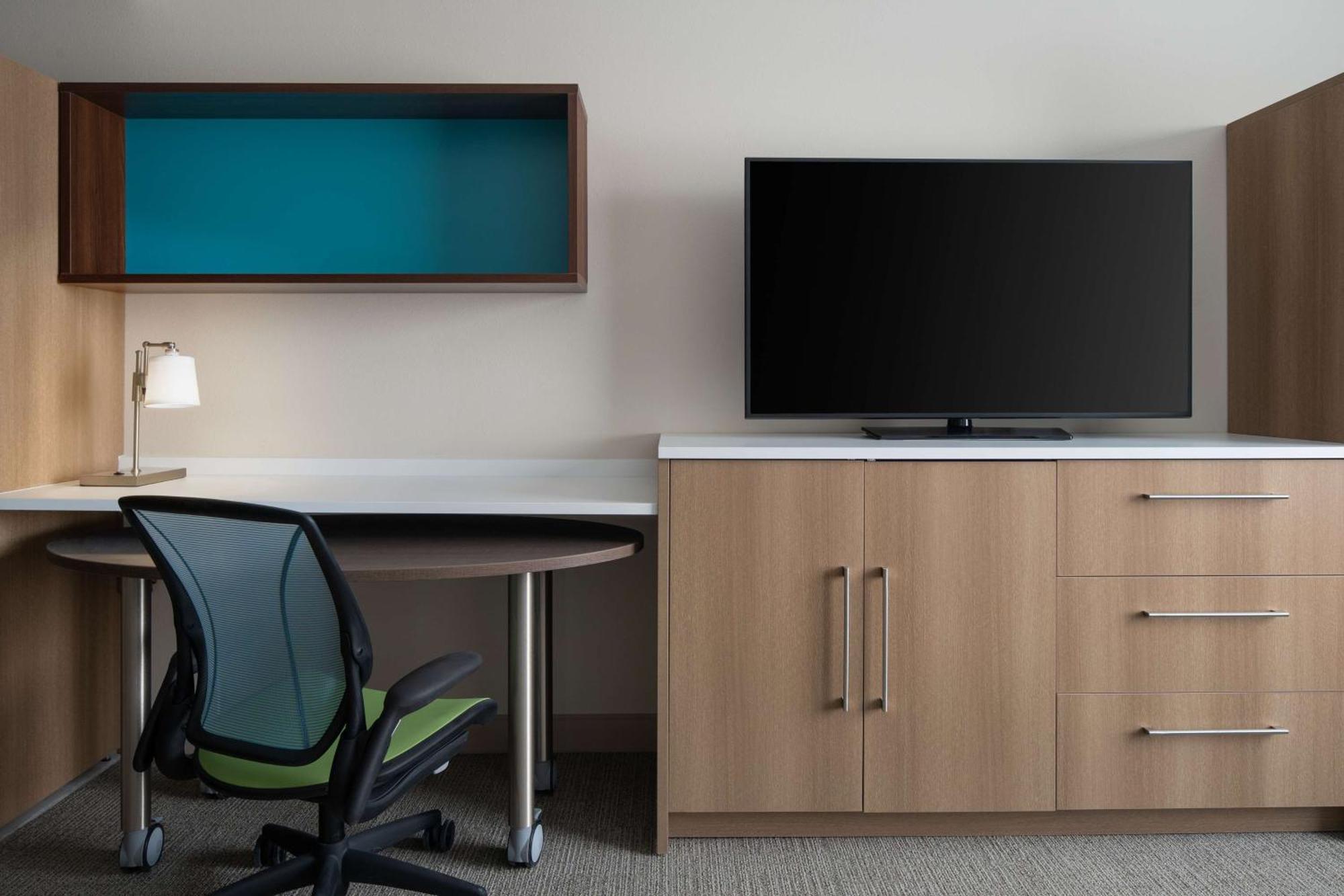 Home2 Suites By Hilton Des Moines At Drake University Екстер'єр фото