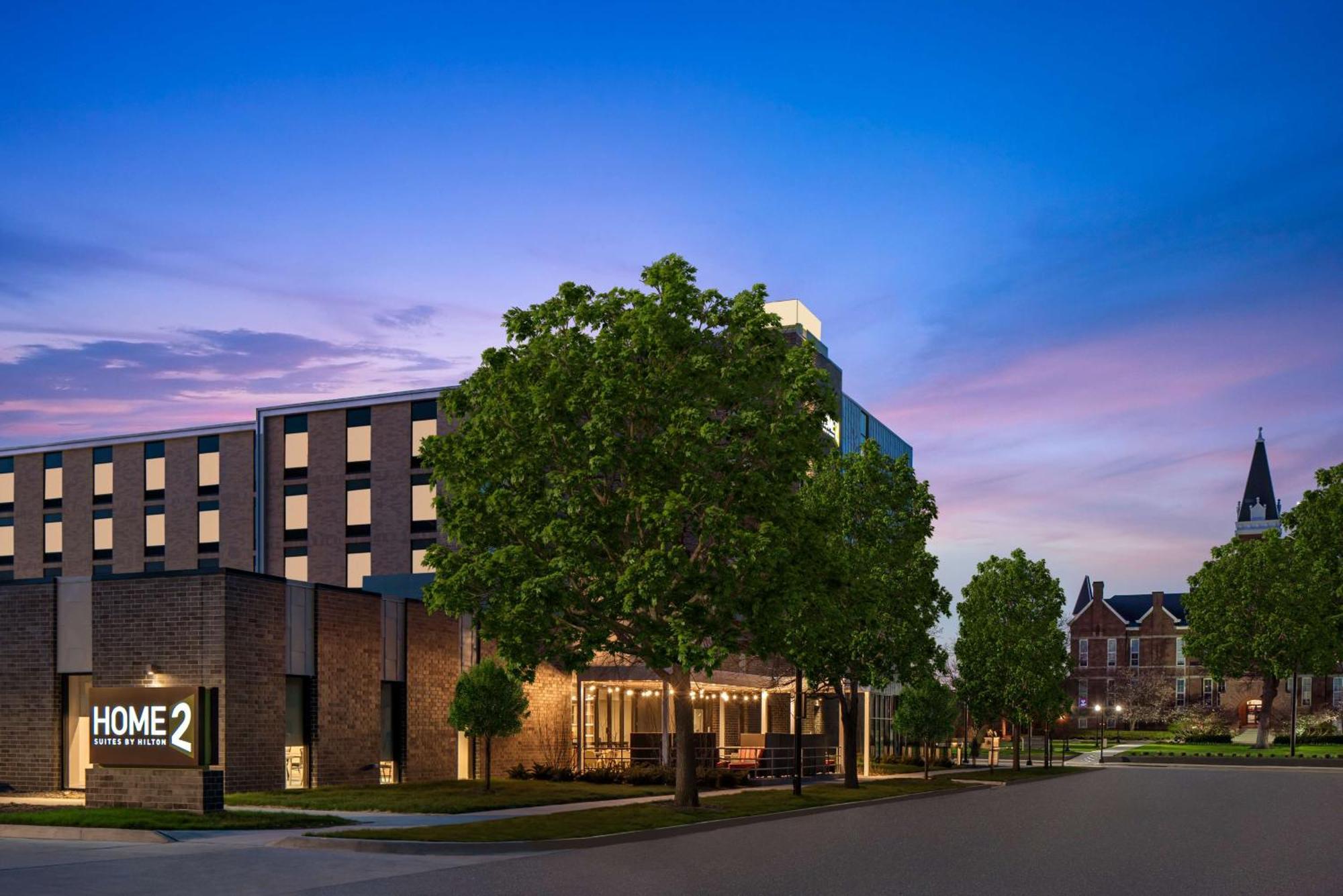 Home2 Suites By Hilton Des Moines At Drake University Екстер'єр фото